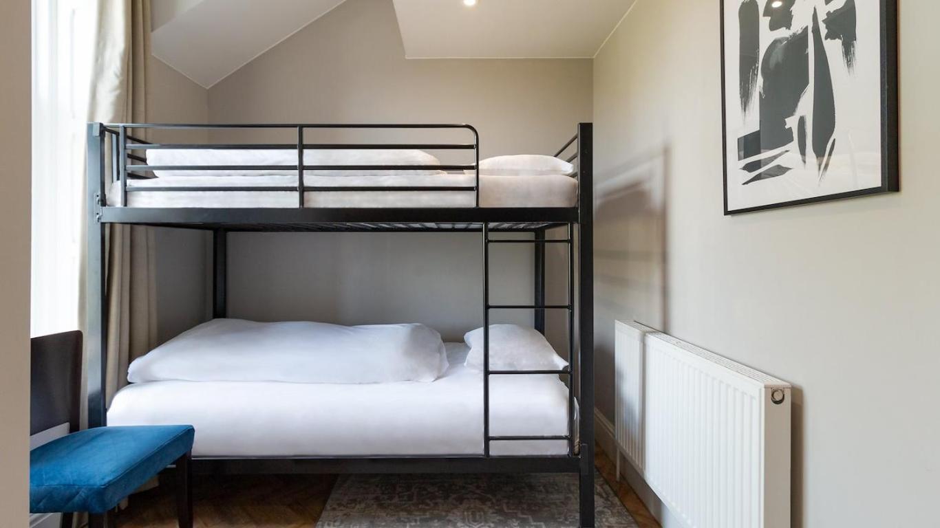 Hy Lytham St Anne'S Aparthotel Литам Сент Аннс Екстериор снимка